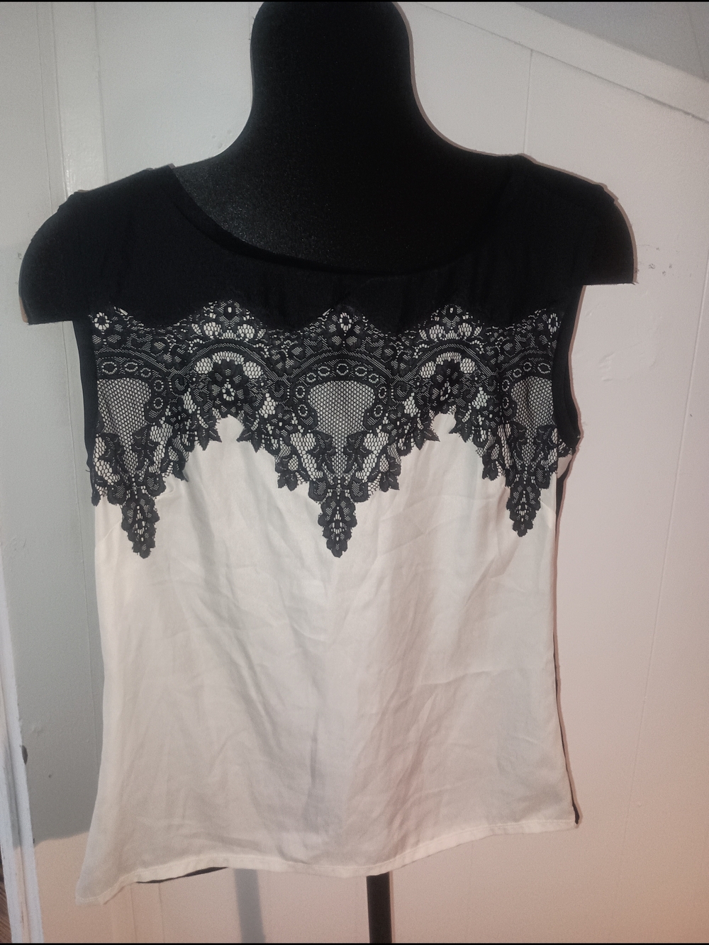 Worthington Black & White Lace Trim Cap Sleeve Camisole